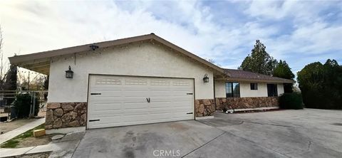Photo of 15481 Eto Camino Rd, Victorville, CA 92394 (MLS # HD25278257)