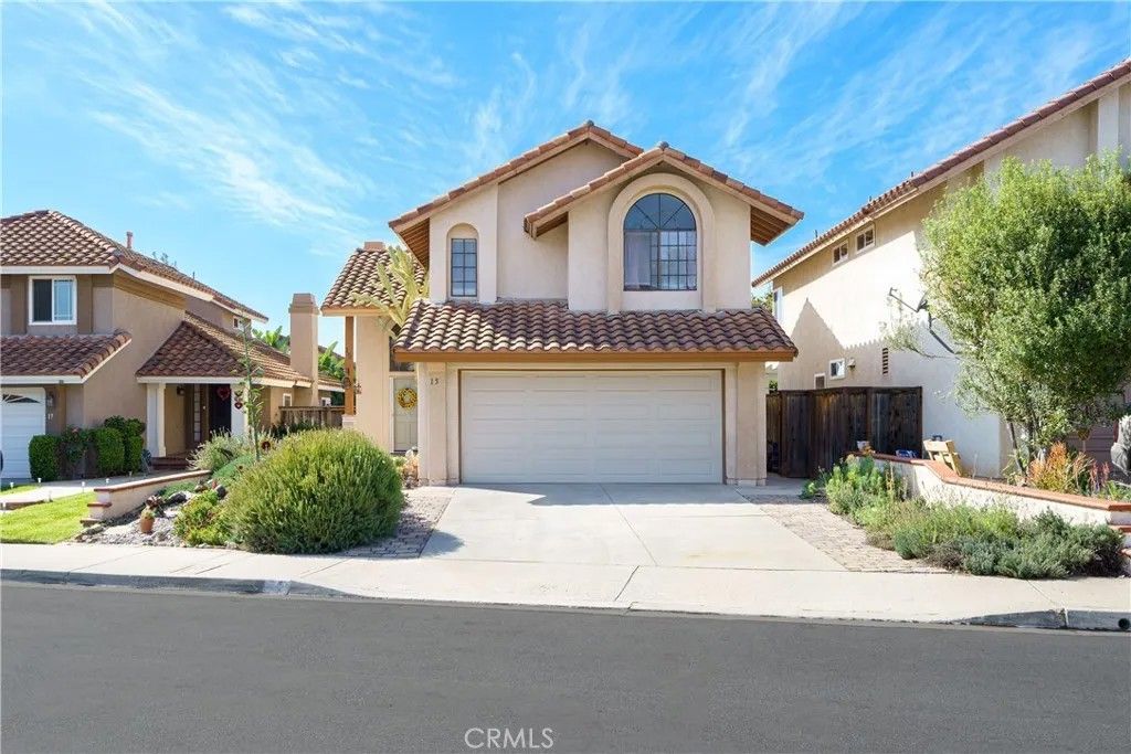 Photo of 15 La Cueva, Rancho Santa Margarita, CA 92688 (MLS # OC26025539)