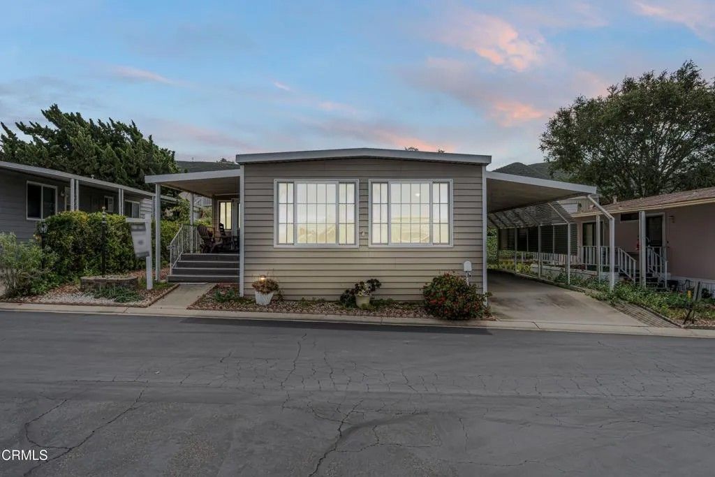 Photo of 5 Robertson Way #5, Thousand Oaks, CA 91320 (MLS # V1-35681)