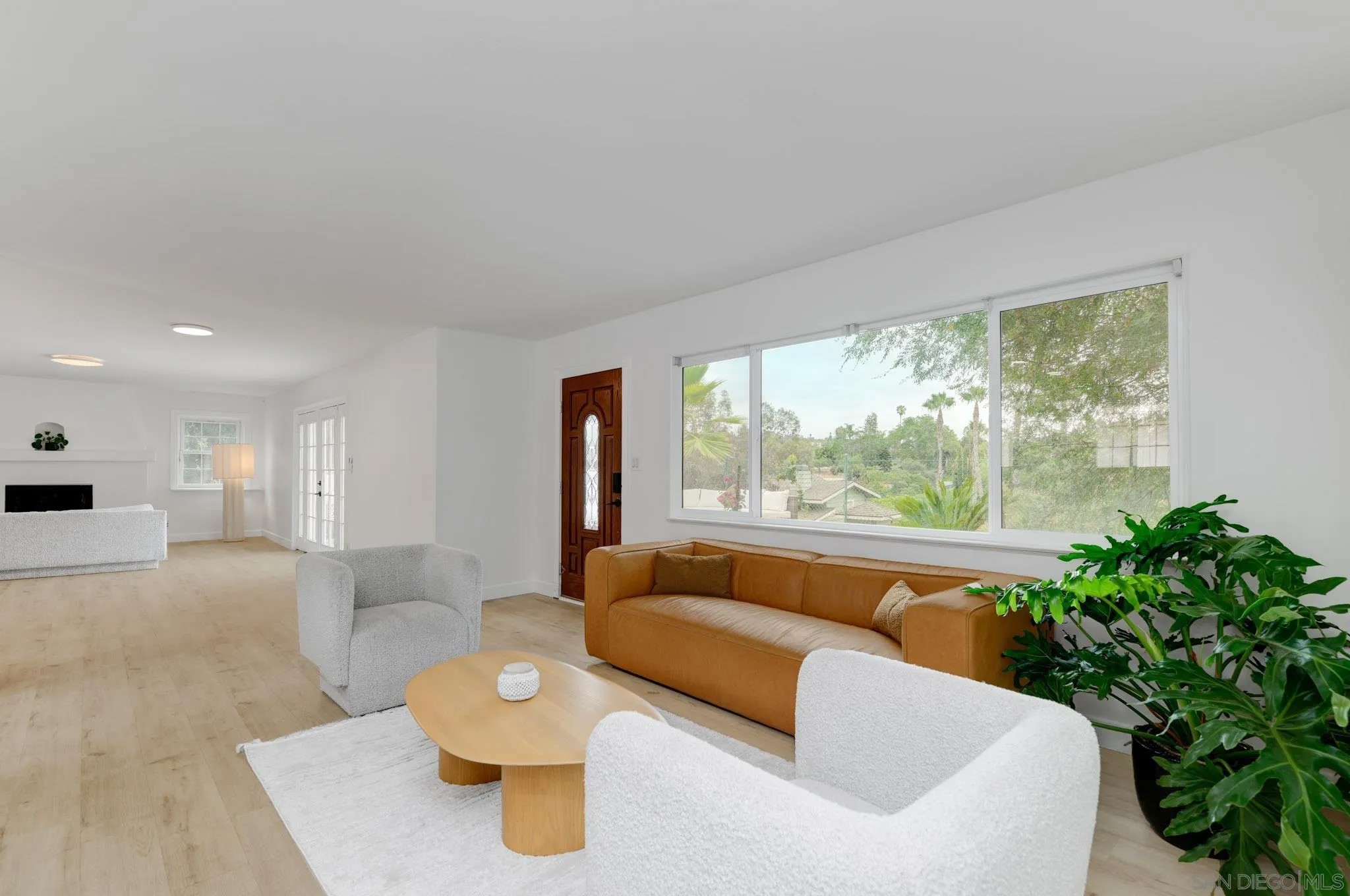 1005 Alta Vista