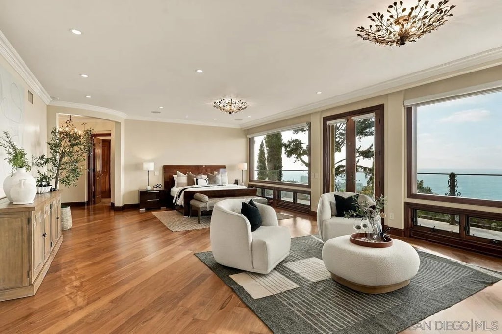 Photo of 1718 Valdes DR, La Jolla, CA 92037 (MLS # 260024027)