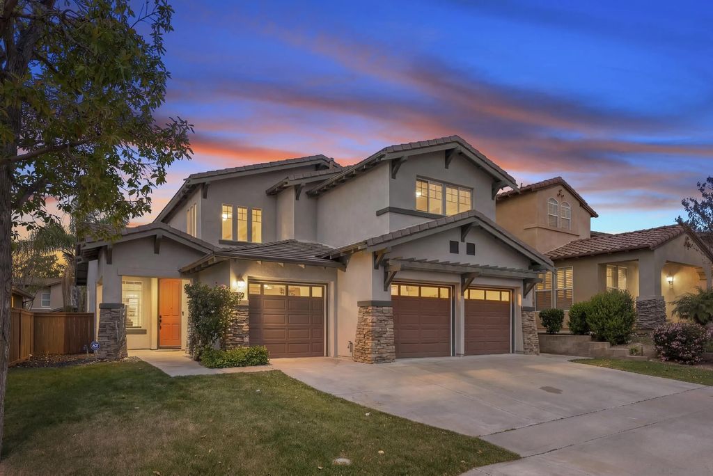 Photo of 2609 Saddleback St, Chula Vista, CA 91914 (MLS # 260005856)