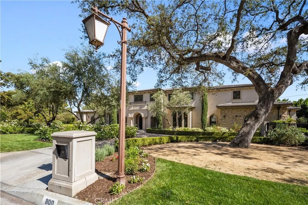 800 Hampton Road