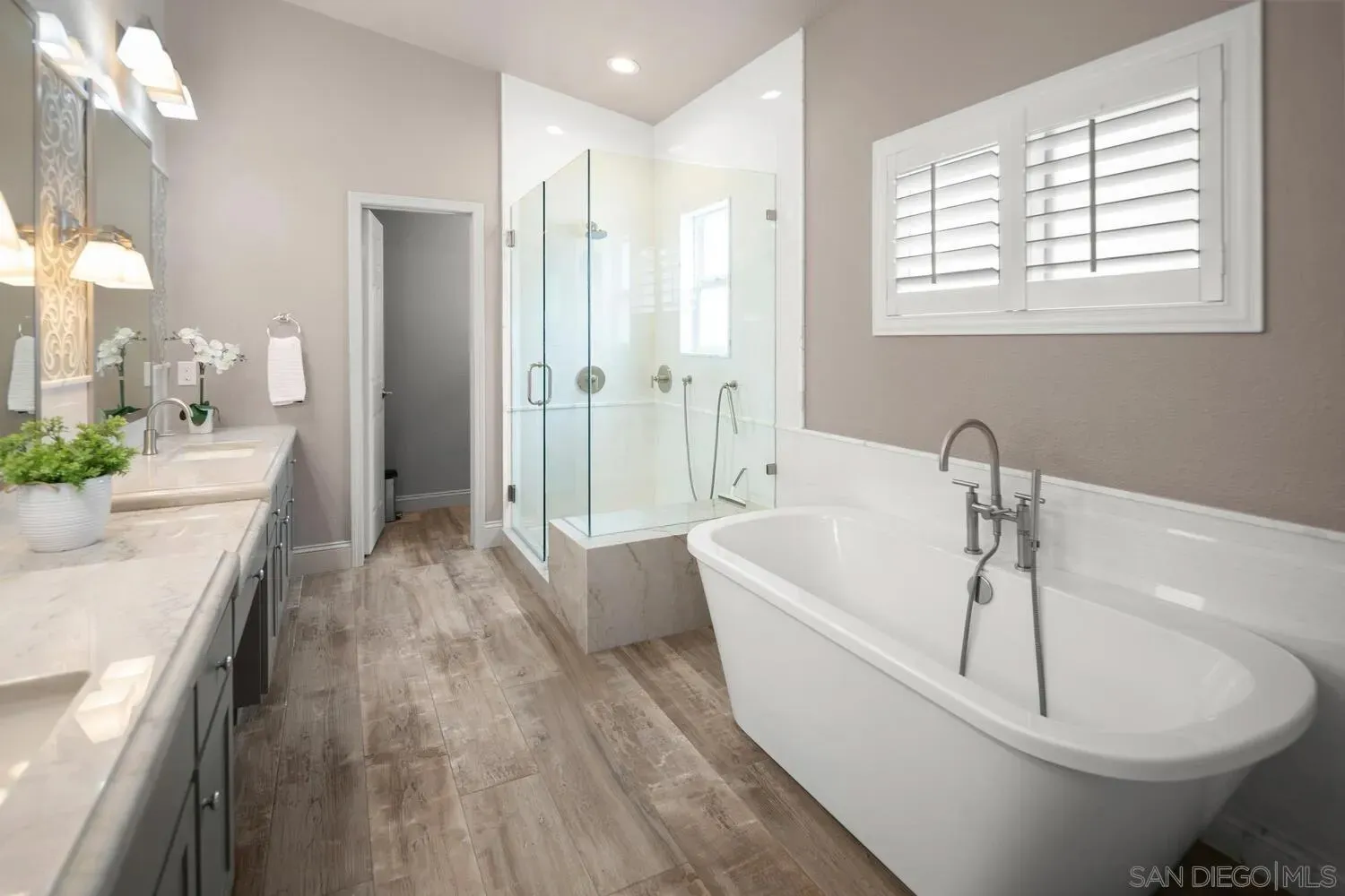 Coronado, California 92118, United States, 3 Bedrooms Bedrooms, ,2 BathroomsBathrooms,Residential,Active,148519