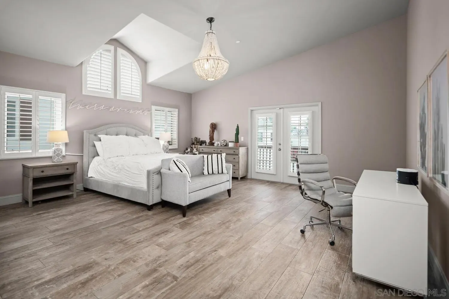 Coronado, California 92118, United States, 3 Bedrooms Bedrooms, ,2 BathroomsBathrooms,Residential,Active,148519