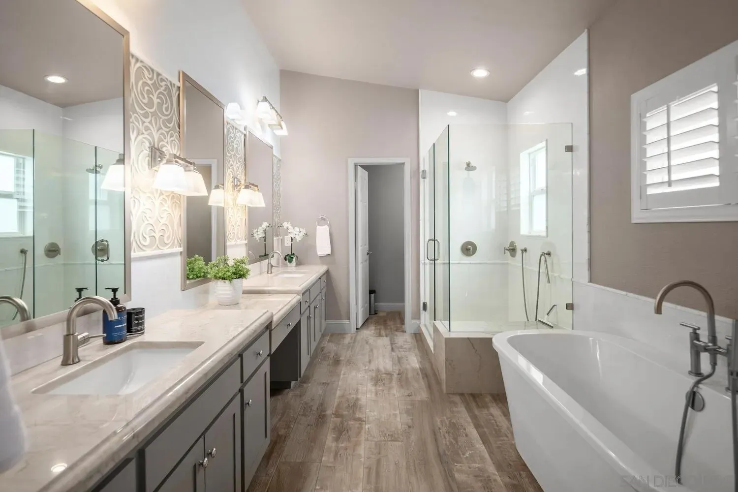 Coronado, California 92118, United States, 3 Bedrooms Bedrooms, ,2 BathroomsBathrooms,Residential,Active,148519