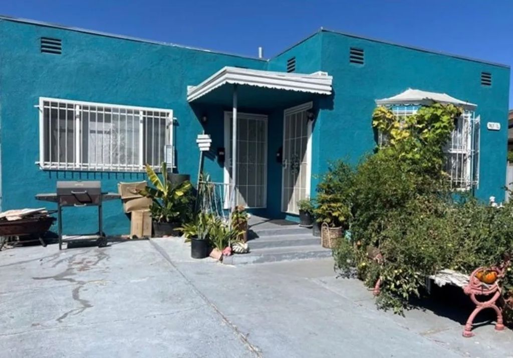 Photo of 1541 W 59th St, Los Angeles, CA 90047 (MLS # WS26066061)