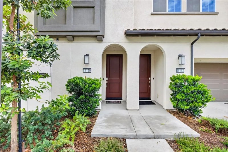 16140 Spicebush Ln