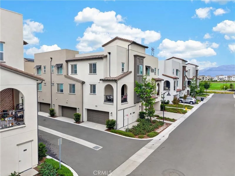 16140 Spicebush Ln