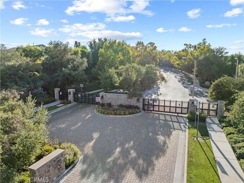 Tiny photo for 26802 Stonegate Dr, Valencia, CA 91381 (MLS # SR25245948)