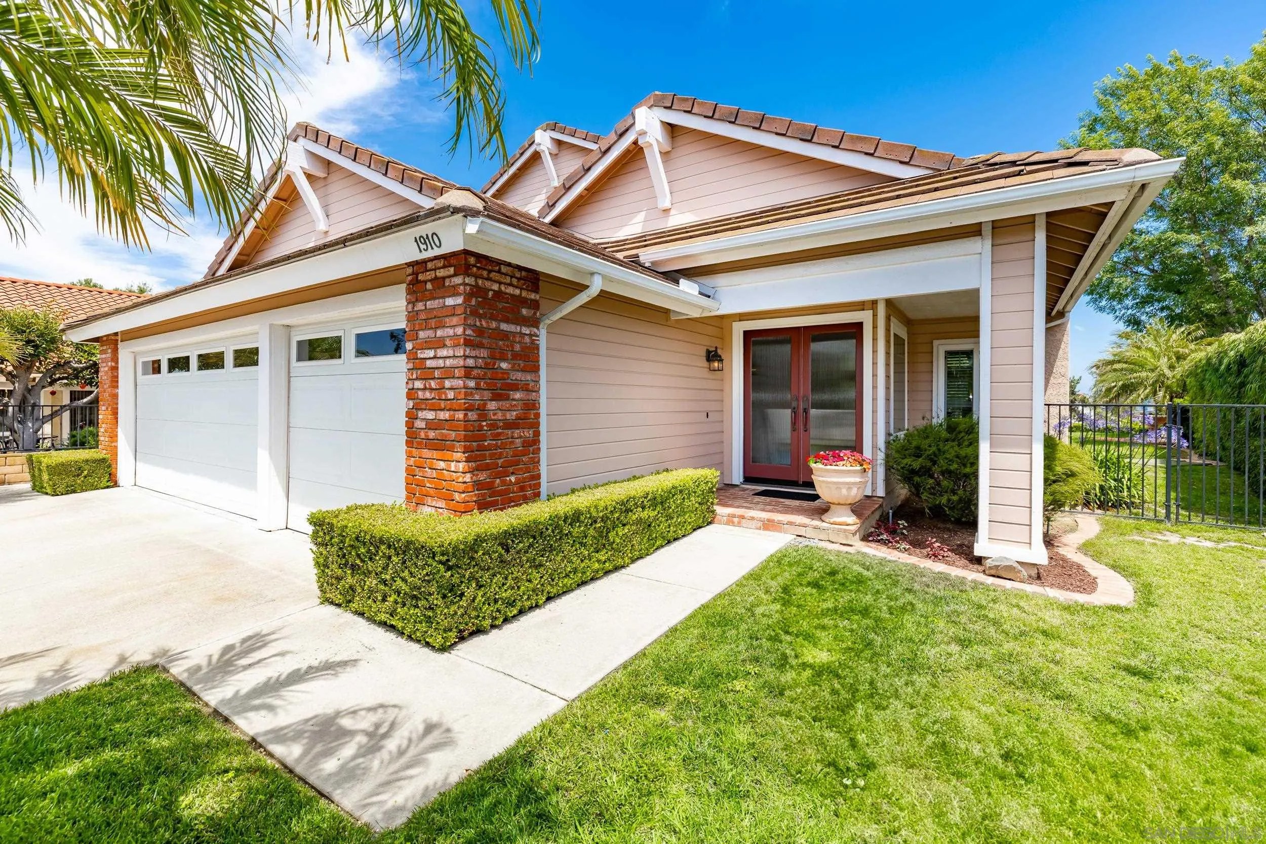 1910 Vineyard Avenue