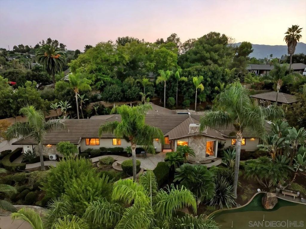 Photo of 2927 Circle Drive, Escondido, CA 92029 (MLS # 250041492)