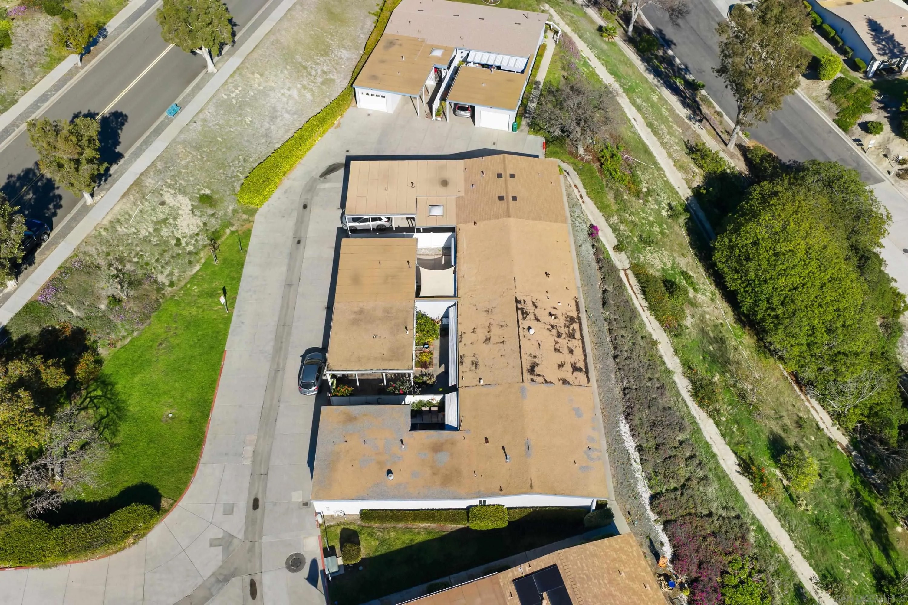 3875 Vista Campana 32