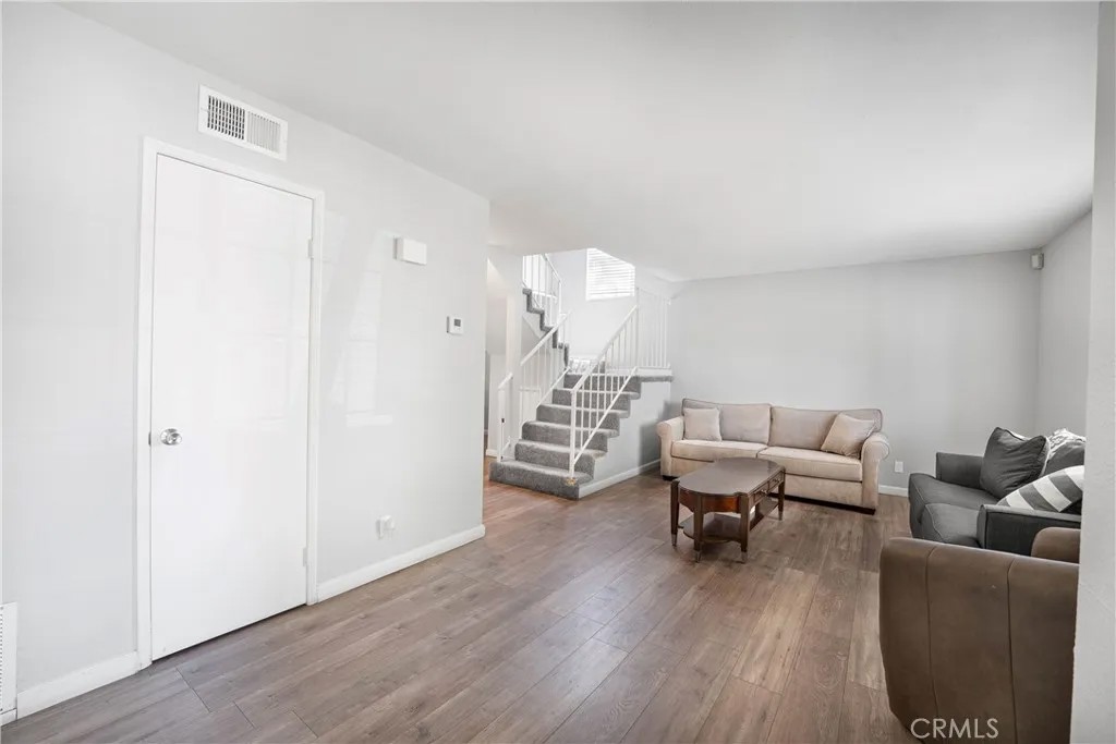 5347 E Avenue R11