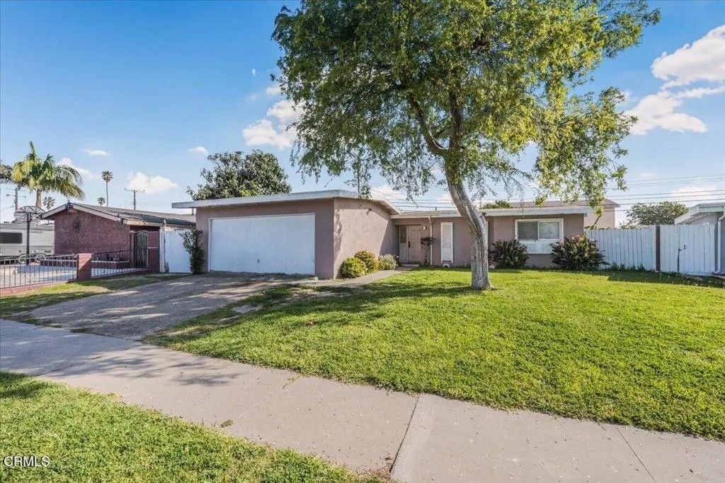 Photo of 1820 Claremont Drive, Oxnard, CA 93035 (MLS # V1-34577)