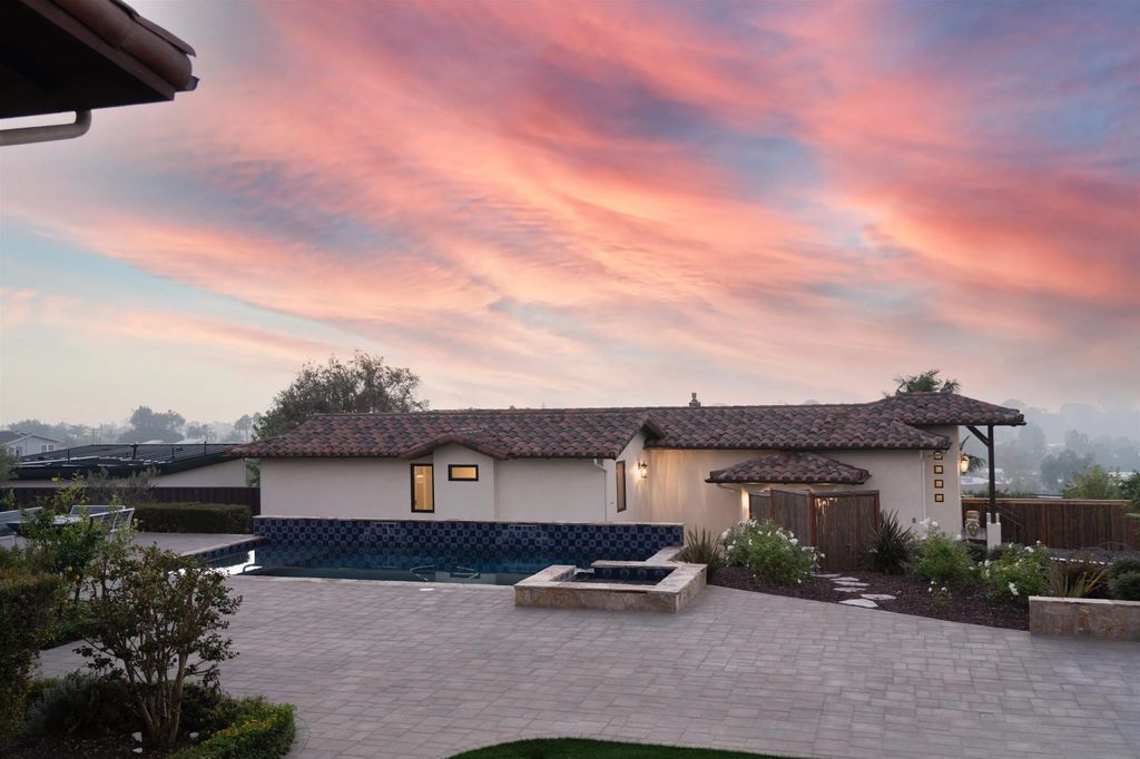 Photo of 606 Camino De Orchidia, Encinitas, CA 92024 (MLS # 250044204)