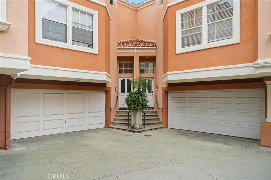 Photo of 8 Cuzzano Aisle, Irvine, CA 92606 (MLS # OC26030073)