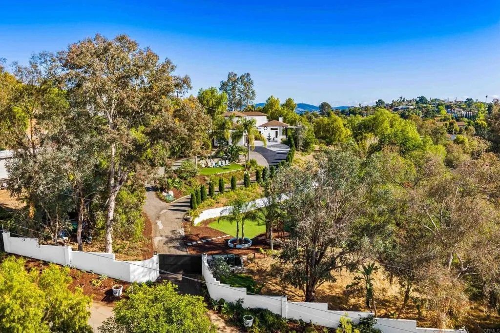 Photo of 2143 Tierra Verde Road, Vista, CA 92084 (MLS # NDP2604449)