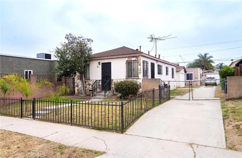 244 E 118th