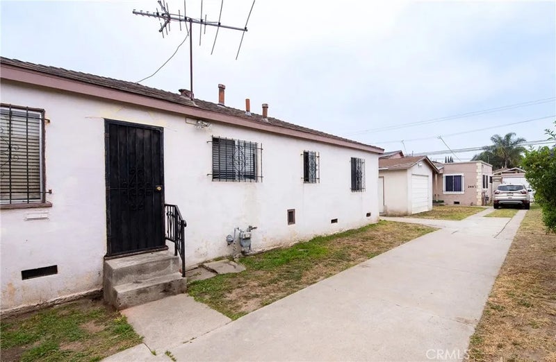 244 E 118th