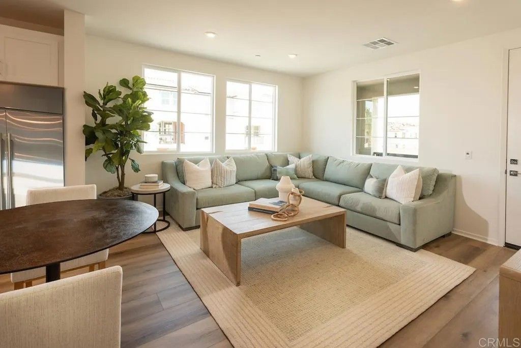 Photo of 515 Avenida Centro #101, Chula Vista, CA 91910 (MLS # NDP2511124)