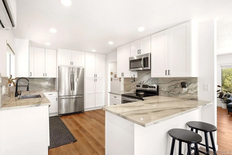 3250 Salton Vista Dr