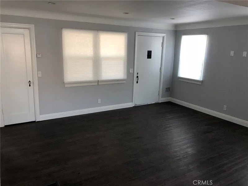 6102 Gifford