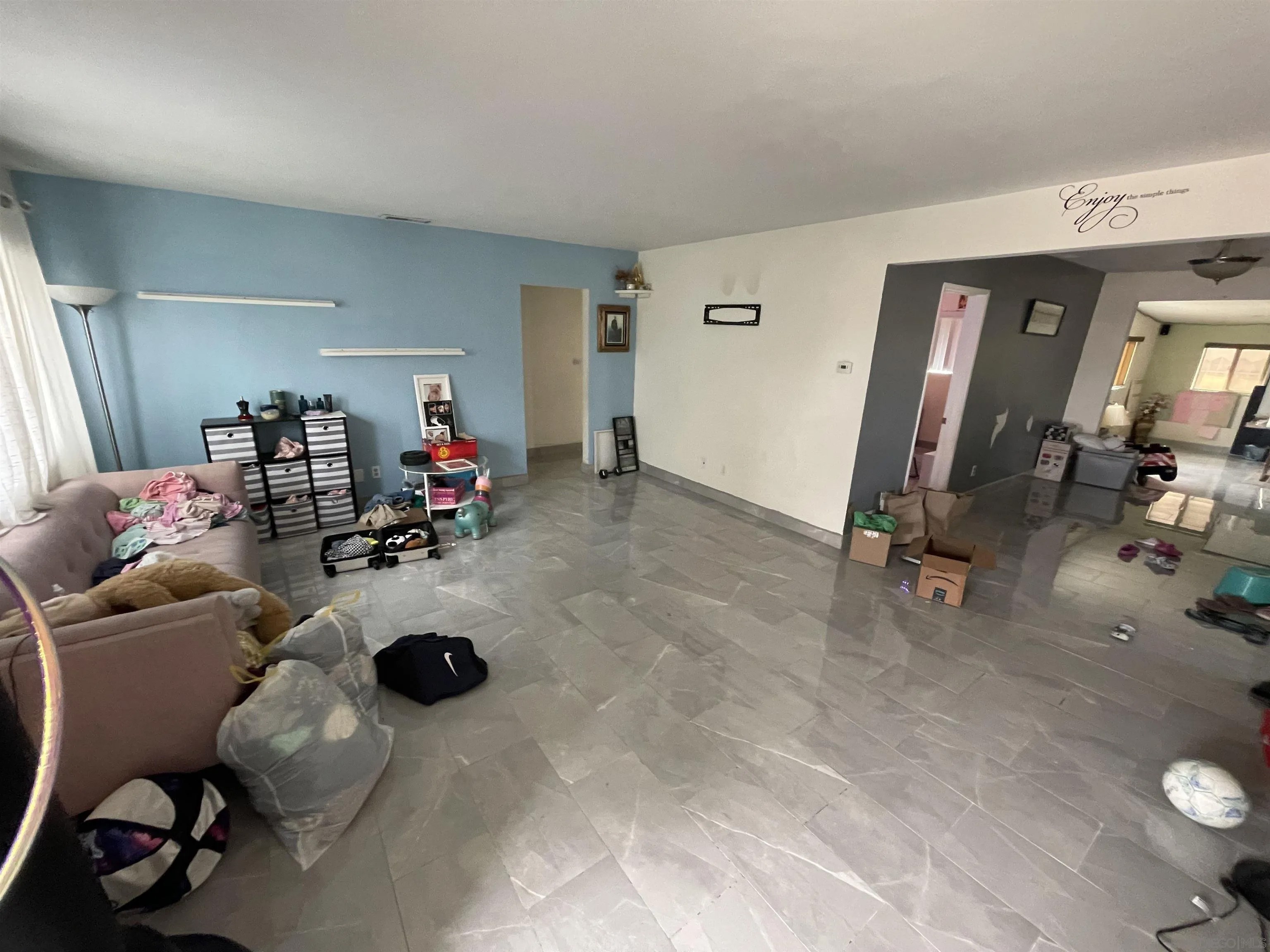 2039 E Washington