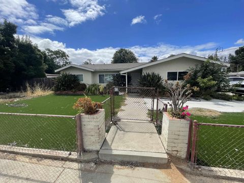 Photo of 2039 E Washington AVE, Escondido, CA 92027 (MLS # 260013117)