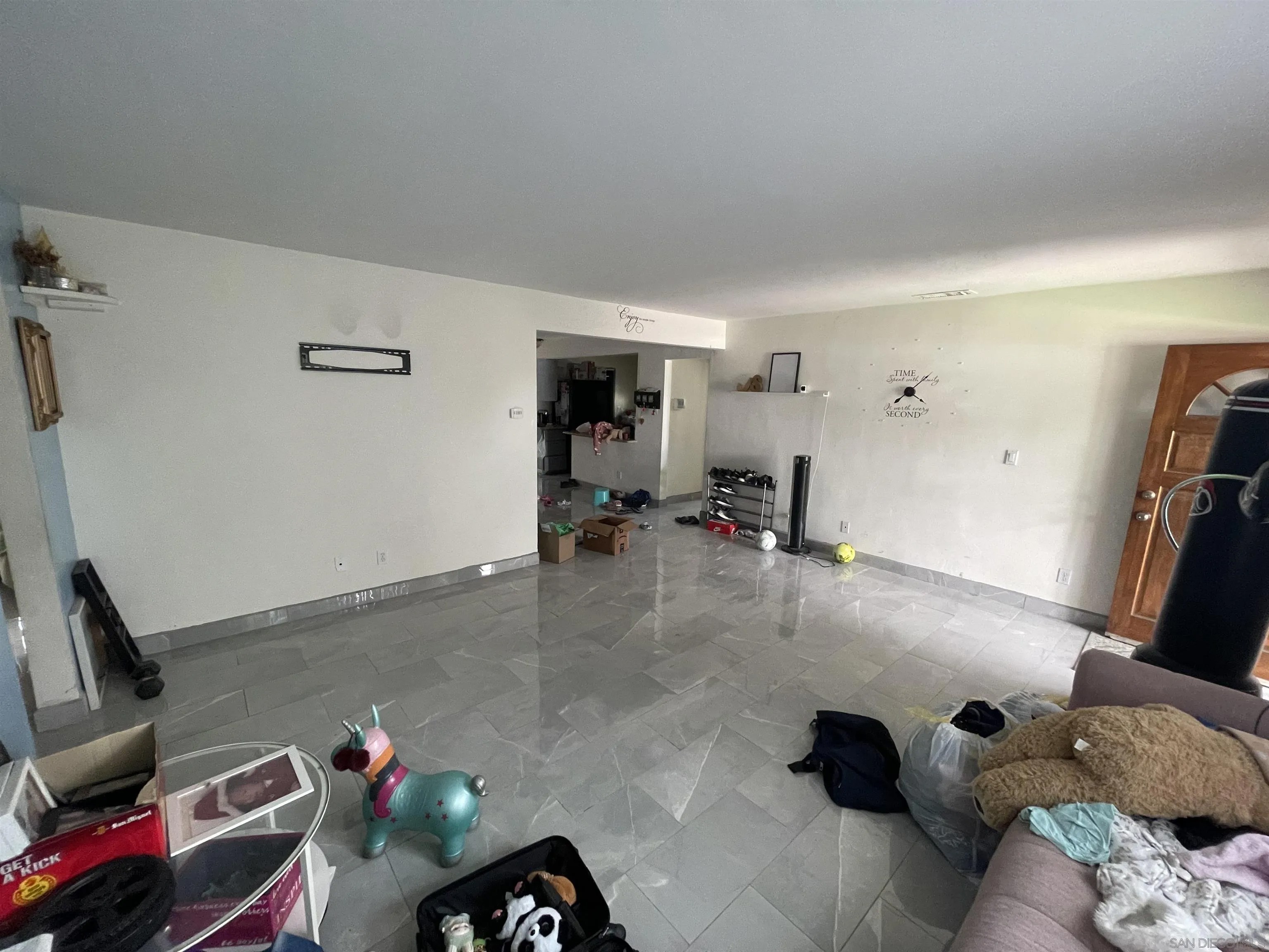 2039 E Washington