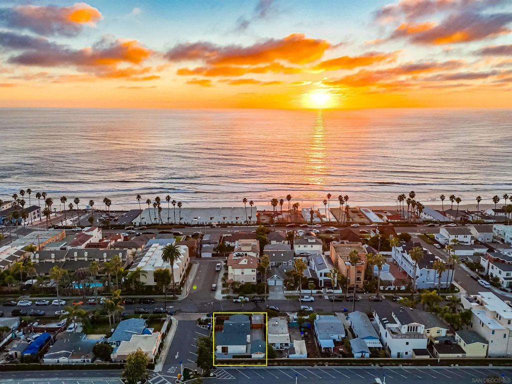 Photo of 622 S Myers Street, Oceanside, CA 92054 (MLS # 250045207)