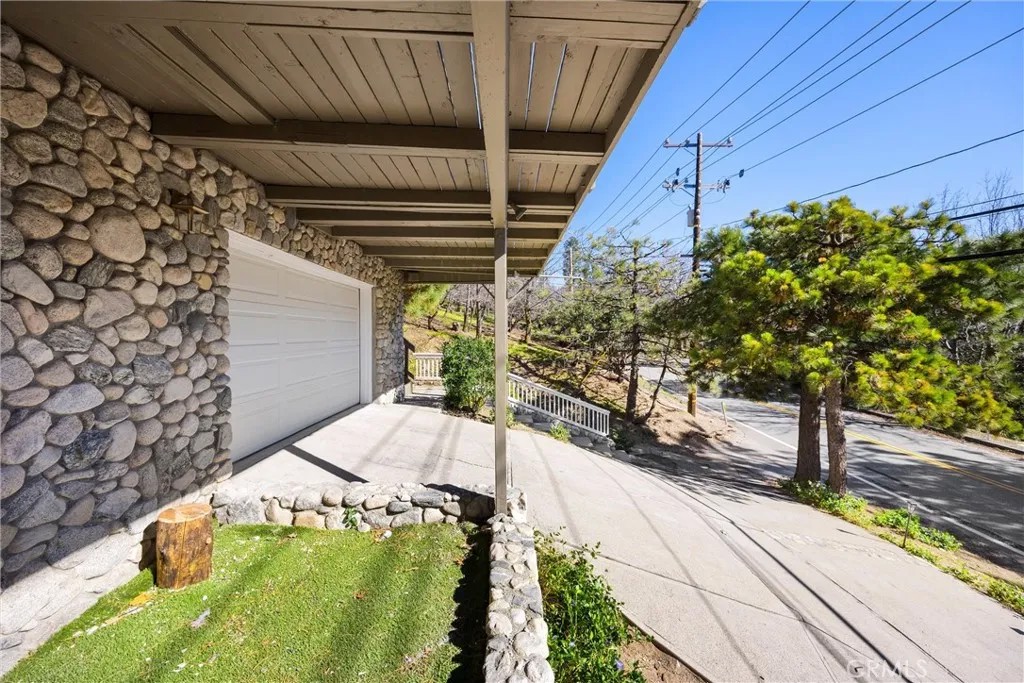 1113 N Grass Valley