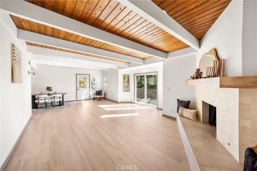 Photo of 1113 N Grass Valley, Lake Arrowhead, CA 92352 (MLS # CV26048266)