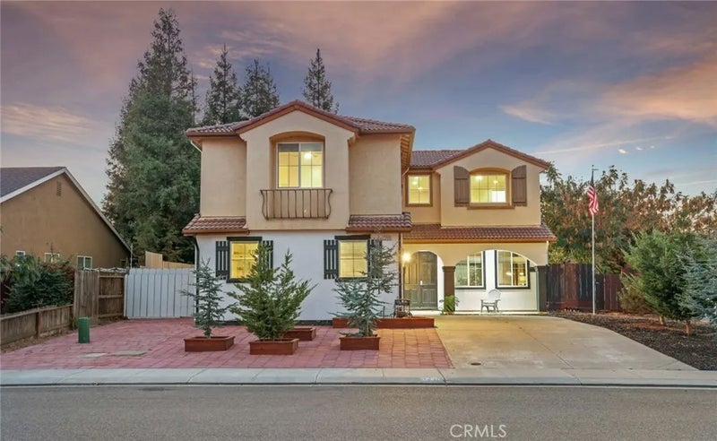 1725 Luna Bella Lane