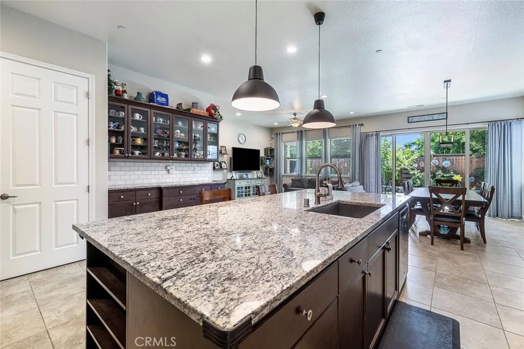5796 N San Miguel