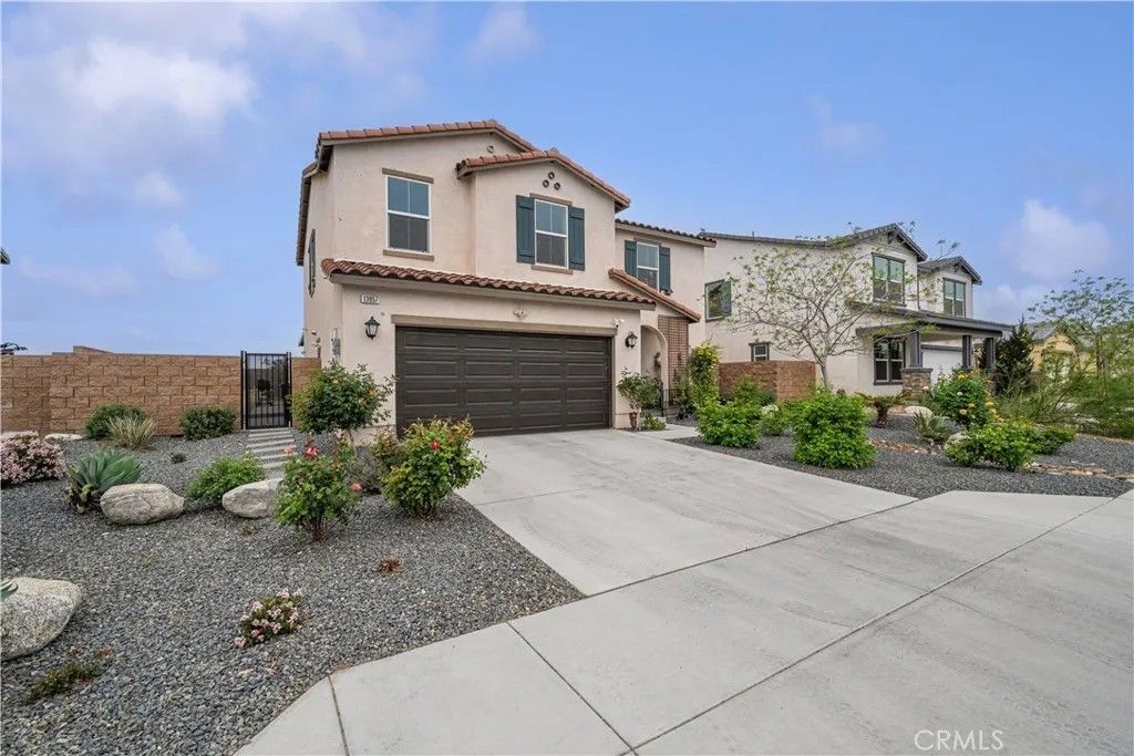 Photo of 13857 Raven Street, Victorville, CA 92392 (MLS # IV26070421)