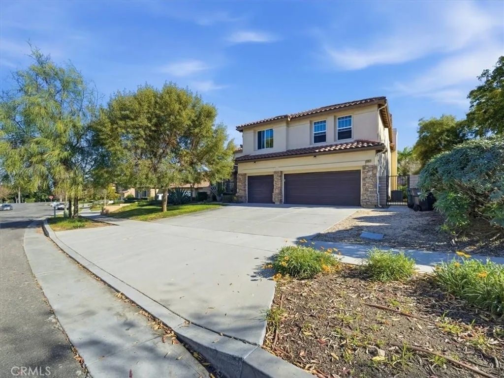 Photo of 2947 Gilbert Avenue, Corona, CA 92881 (MLS # CV26063837)