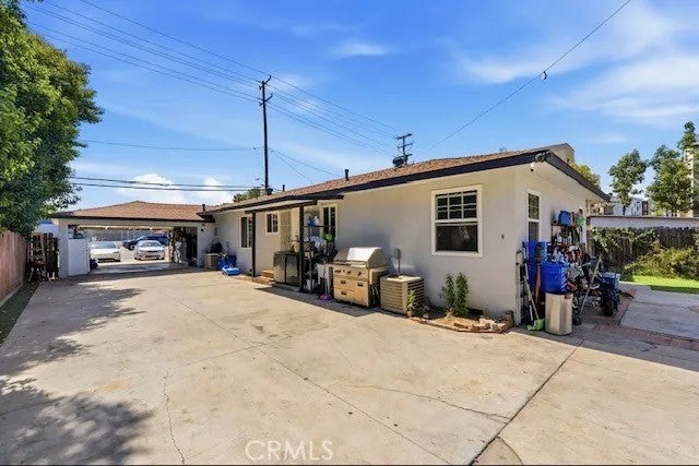 7122 Stanton