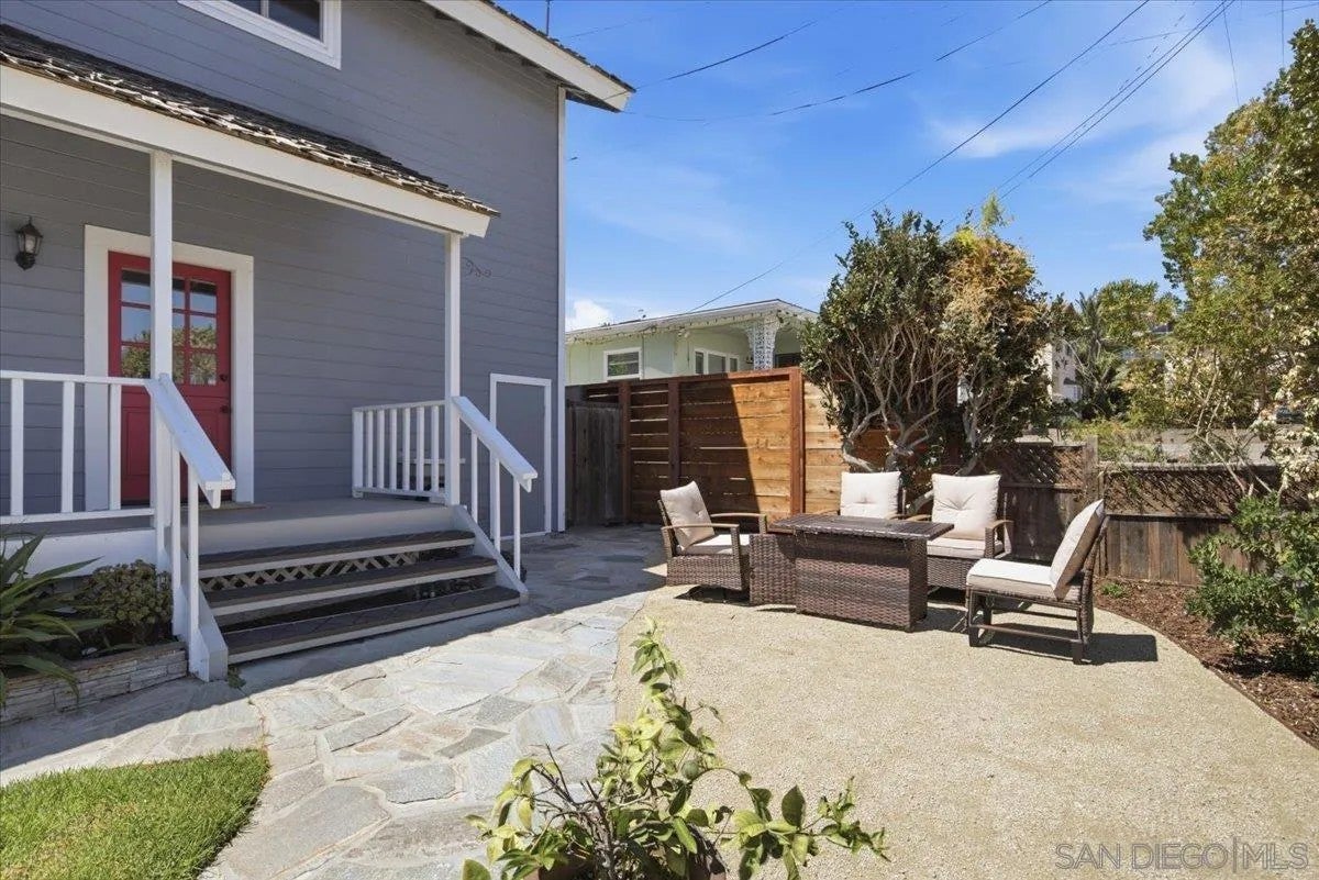1470 Evergreen