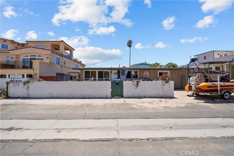 1284 Sagamore Lane