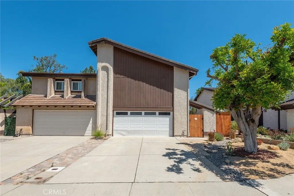 Photo of 1881 Galway LN, Newbury Park, CA 91320 (MLS # SR26103958)