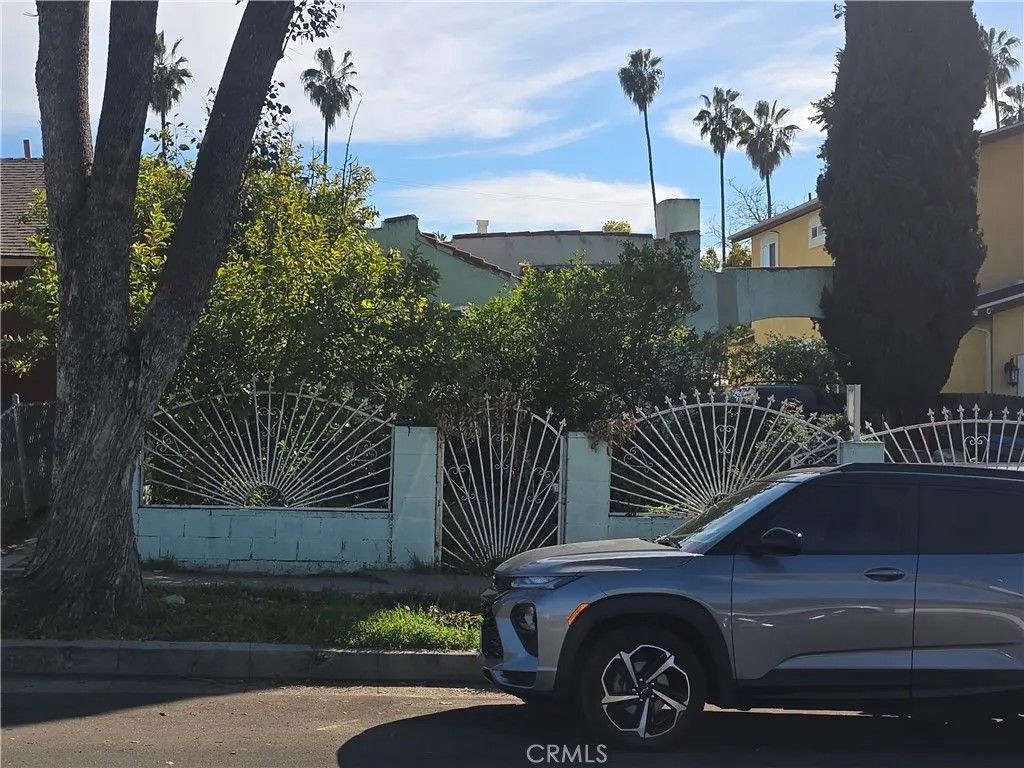 Photo of 4920 Stratford Rd, Los Angeles, CA 90042 (MLS # RS26044223)