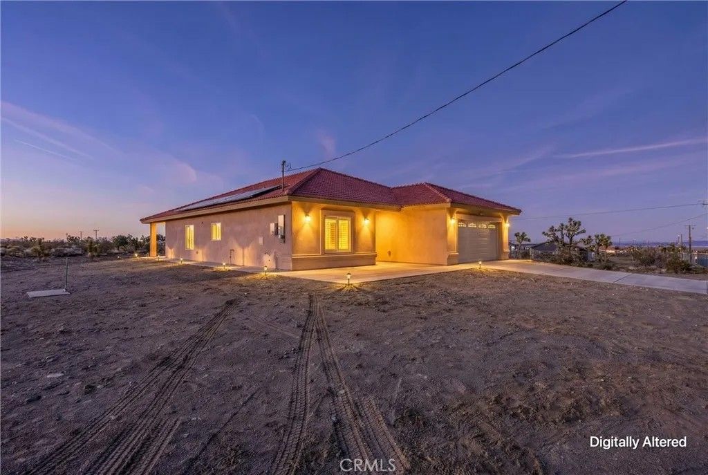 Photo of 11788 Buckwheat Rd, Pinon Hills, CA 92371 (MLS # HD25280740)