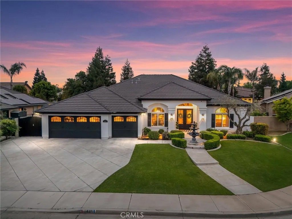 Photo of 11605 Yarborough Ave, Bakersfield, CA 93312 (MLS # SR26070728)