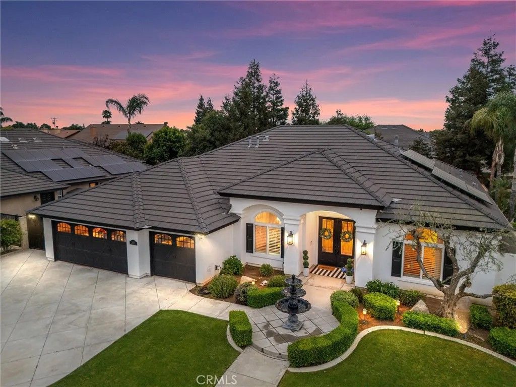 Photo of 11605 Yarborough Ave, Bakersfield, CA 93312 (MLS # SR26070728)