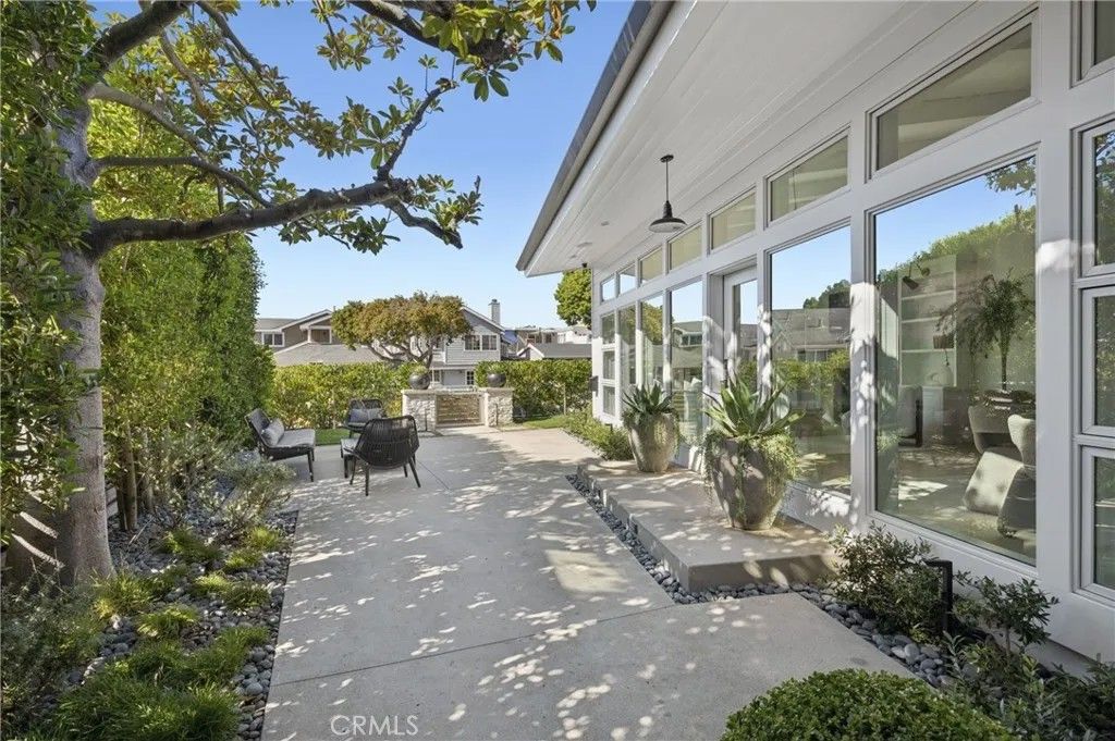 Photo of 706 Poinsettia Ave, Corona Del Mar, CA 92625 (MLS # NP26069995)