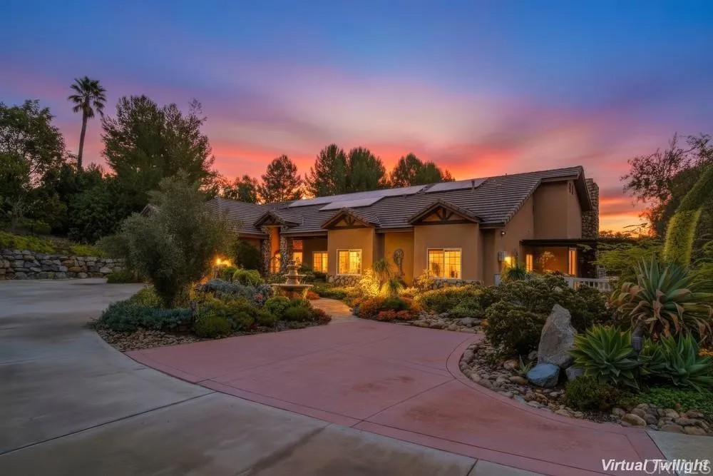 10044 Silver Creek Ln