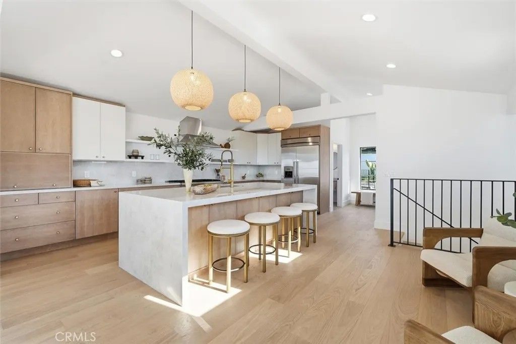 Photo of 406 Via Mesa Grande, Redondo Beach, CA 90277 (MLS # SB26000521)