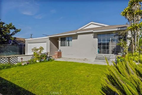 Photo of 674 Senate Street, Costa Mesa, CA 92627 (MLS # NP26029428)