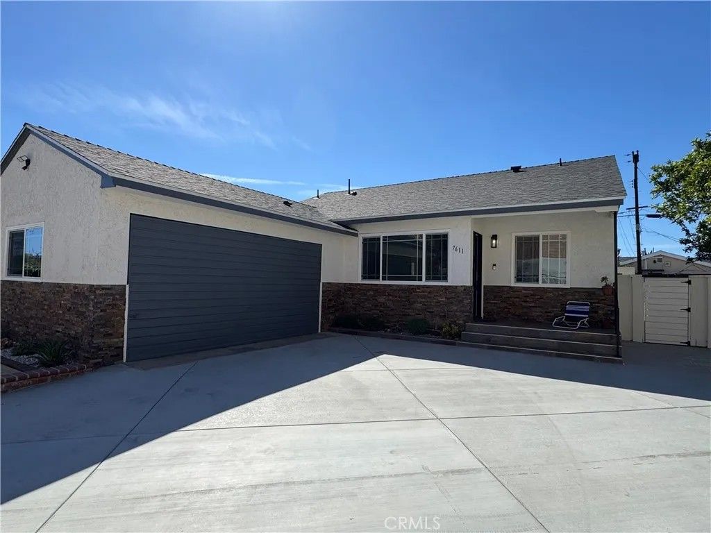 Photo of 7611 Bloomington Avenue, Burbank, CA 91504 (MLS # BB26055859)